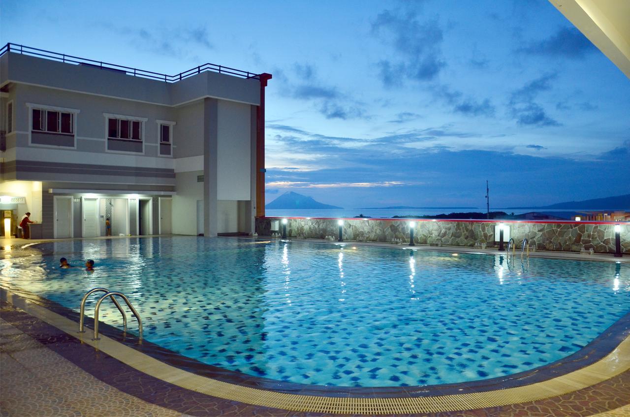 Mtc Mega Mas Apartment Manado Exterior photo